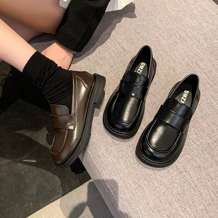 Damen Modische Loafers mit breitem Klettverschluss und robuster Sohle Heidi Mode - Image 3