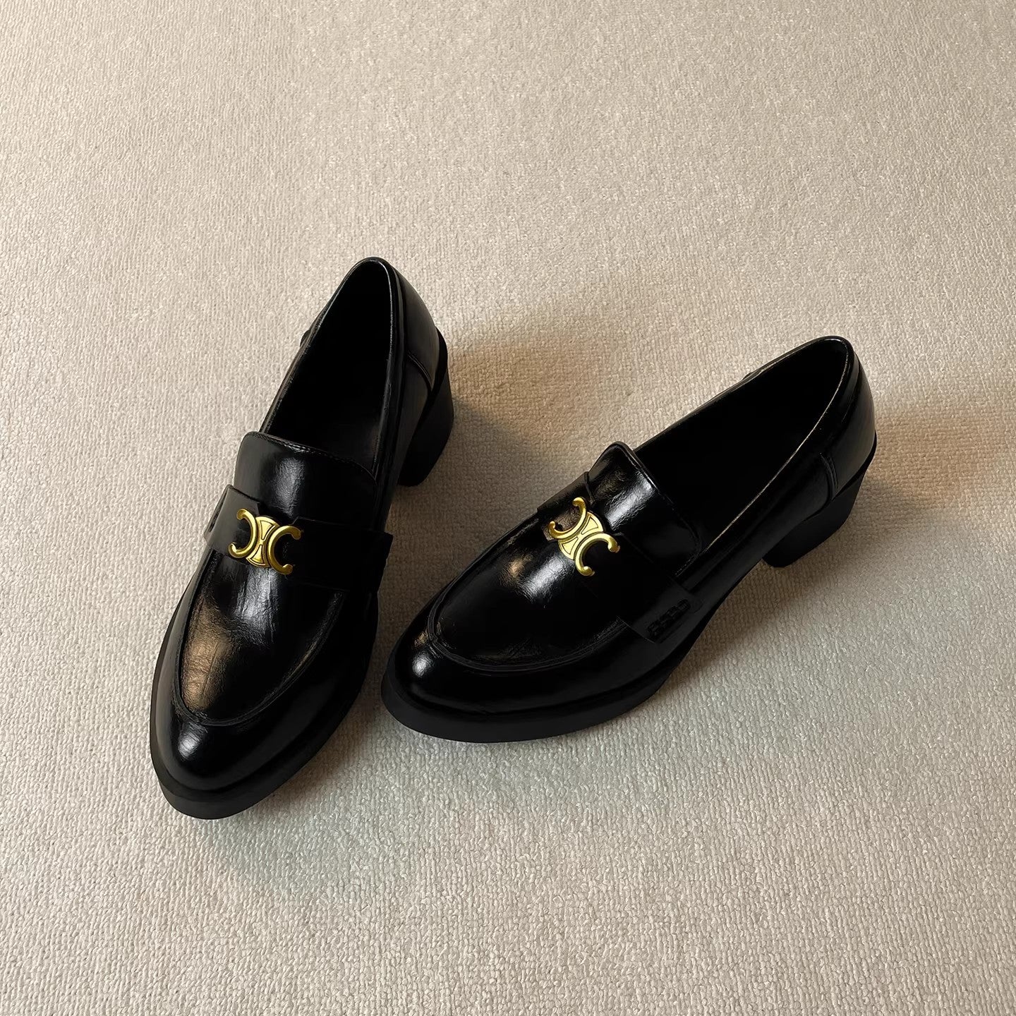 Damen modische Loafers mit elegantem Blockabsatz und dekorativem Schnallenakzent Heidi Mode - Image 2