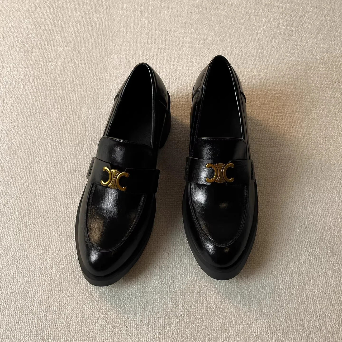 Damen modische Loafers mit elegantem Blockabsatz und dekorativem Schnallenakzent Heidi Mode - Image 4