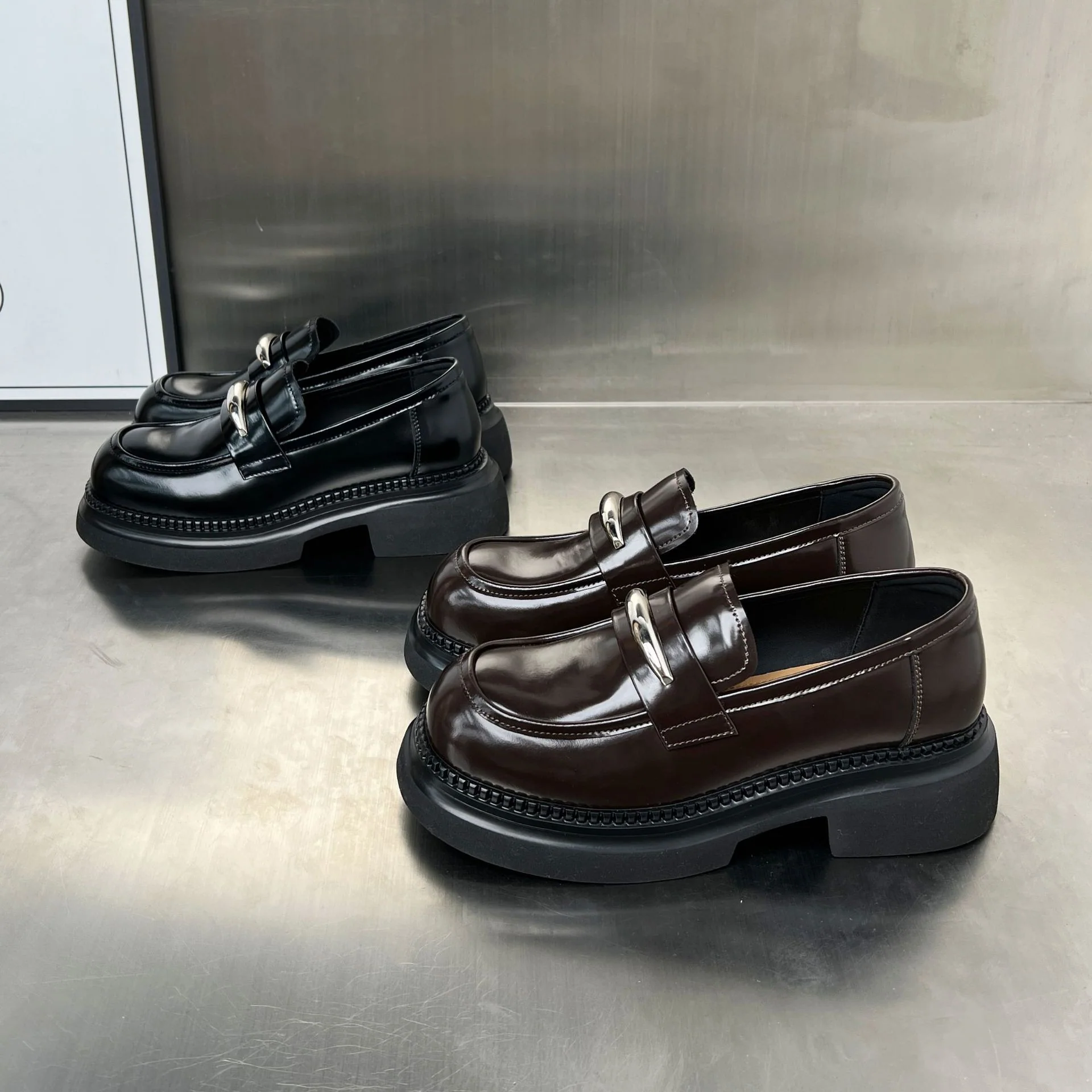 Damen Modische Loafers mit trendiger Schnallenverzierung und stabiler Plateausohle Heidi Mode - Image 3