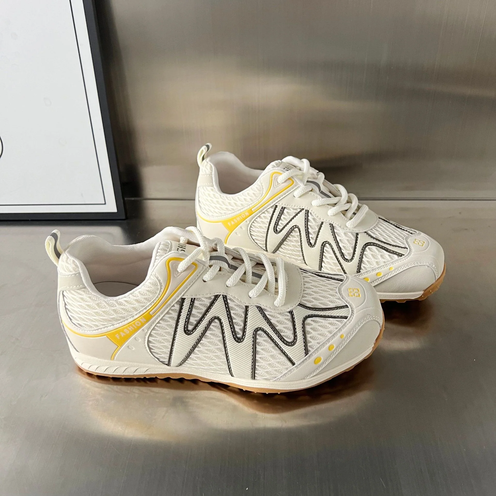 Damen modische Outdoor-Sneakers mit atmungsaktiver Mesh-Oberfläche und rutschfester Sohle Heidi Mode - Image 4