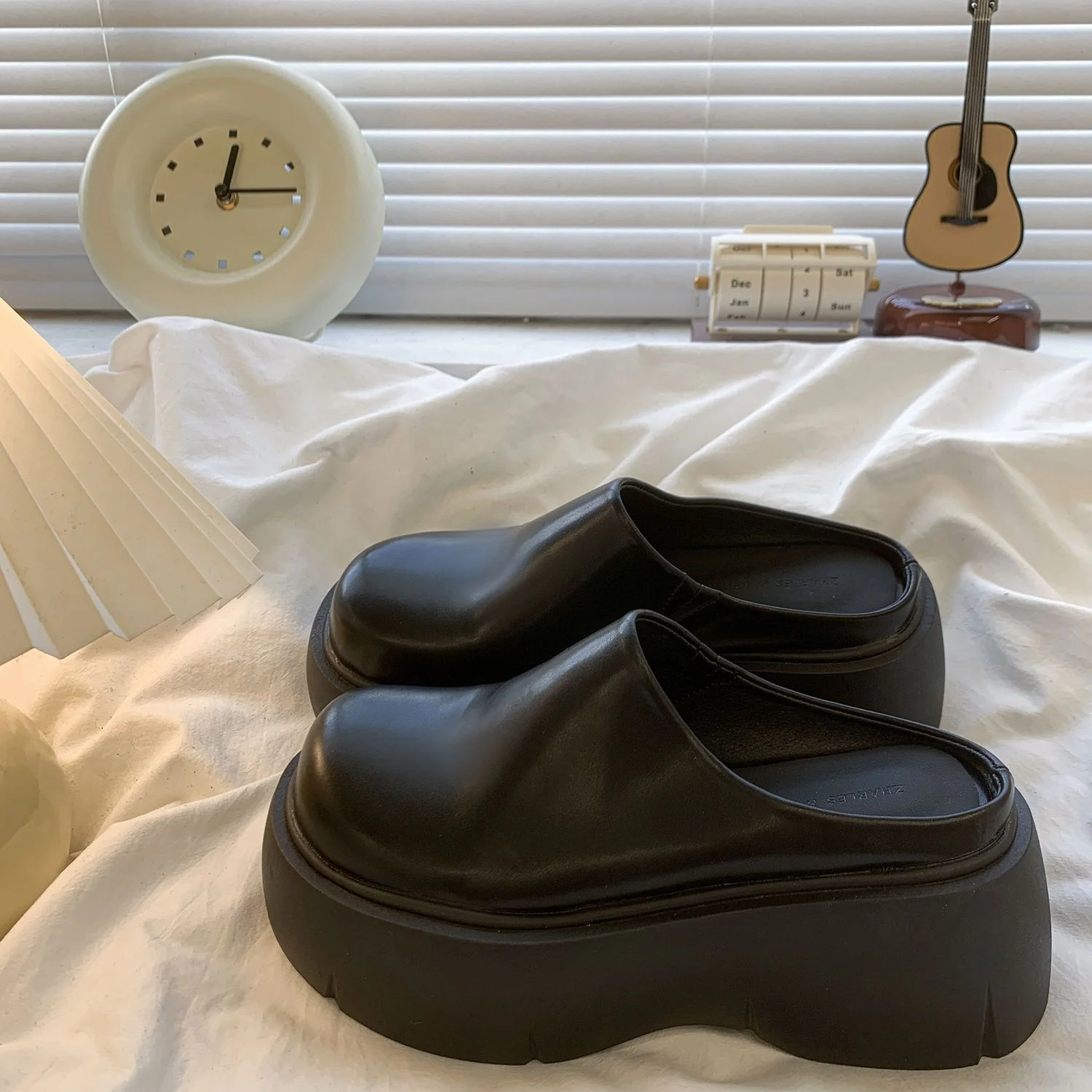 Damen modische Plateau-Clogs mit komfortabler Sohle und elegantem Design Heidi Mode - Image 2
