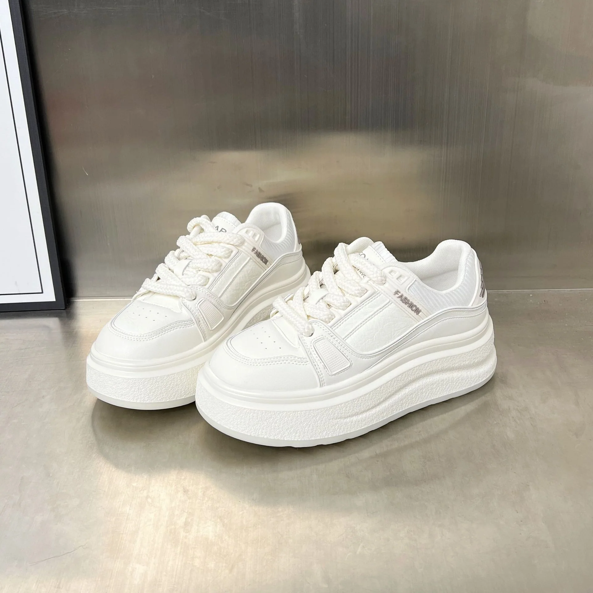 Damen modische Plateau-Sneaker mit atmungsaktiver Struktur und dämpfendem Fußbett Heidi Mode - Image 8