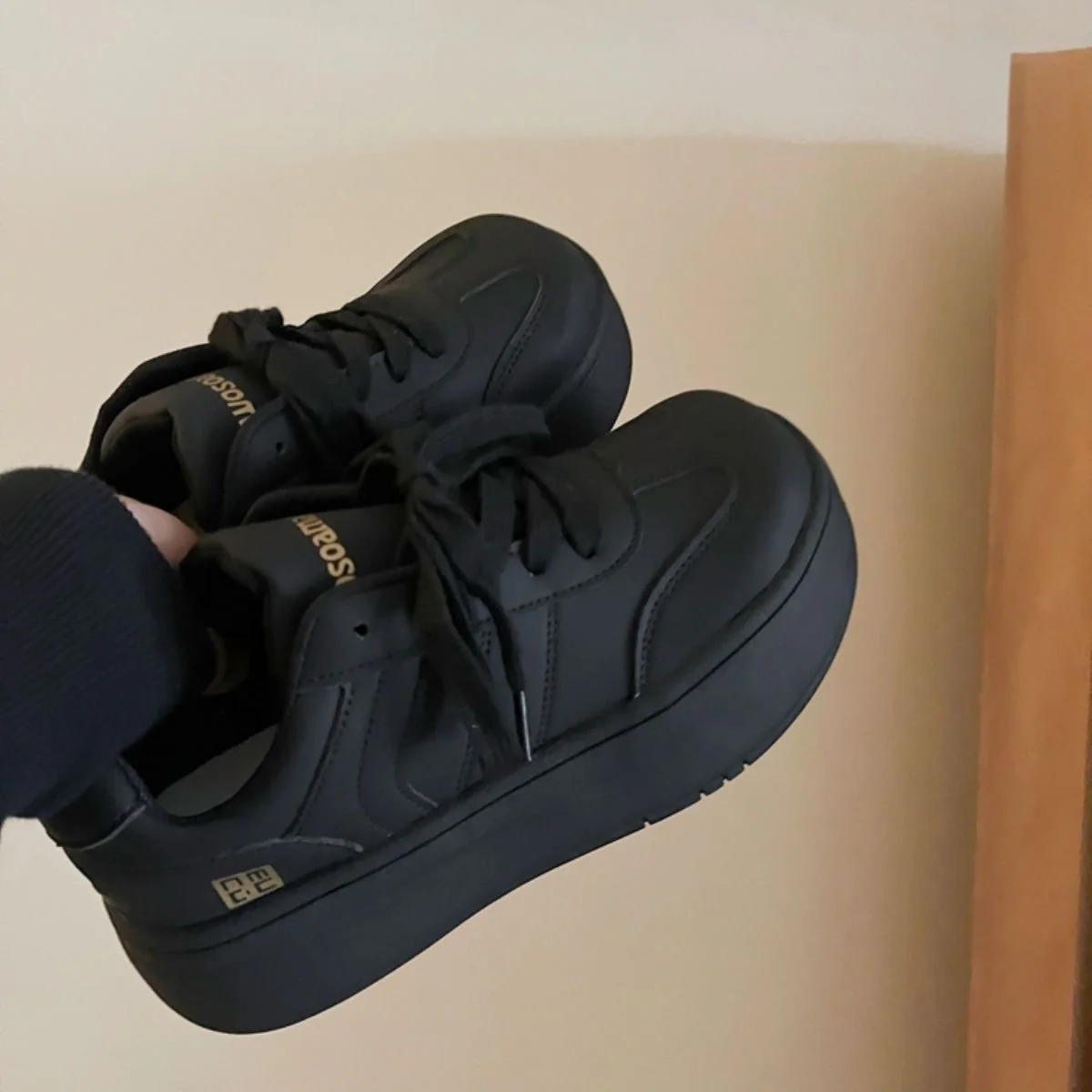 Damen Modische Plateau-Sneaker mit bequemem Schnürsystem und urbanem Design Heidi Mode