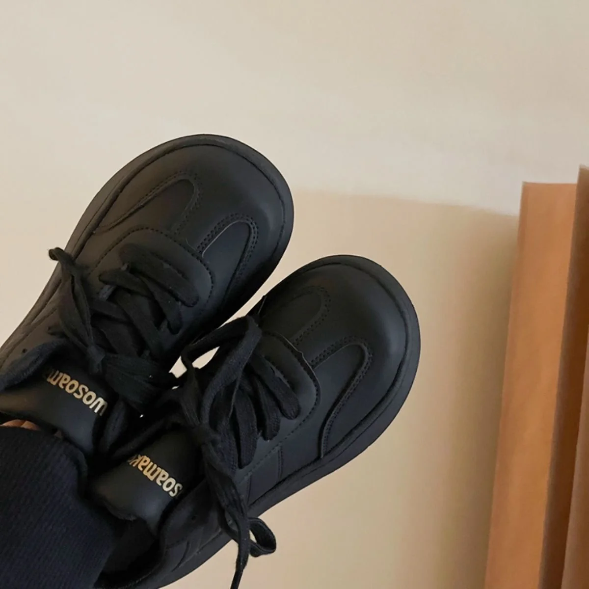 Damen Modische Plateau-Sneaker mit bequemem Schnürsystem und urbanem Design Heidi Mode - Image 4