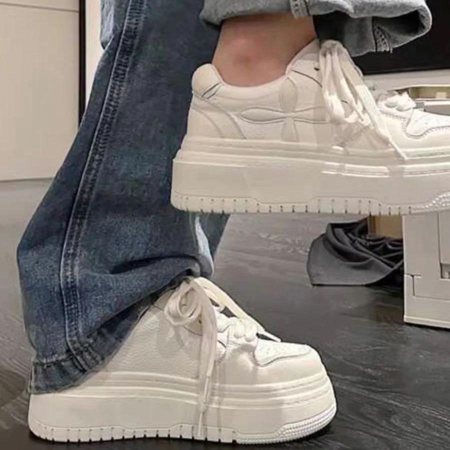 Damen modische Plateau-Sneaker mit strukturiertem Obermaterial und trendigem Design Heidi Mode - Image 3