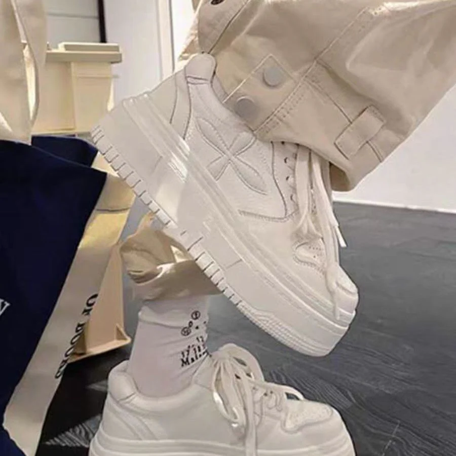Damen modische Plateau-Sneaker mit strukturiertem Obermaterial und trendigem Design Heidi Mode - Image 6