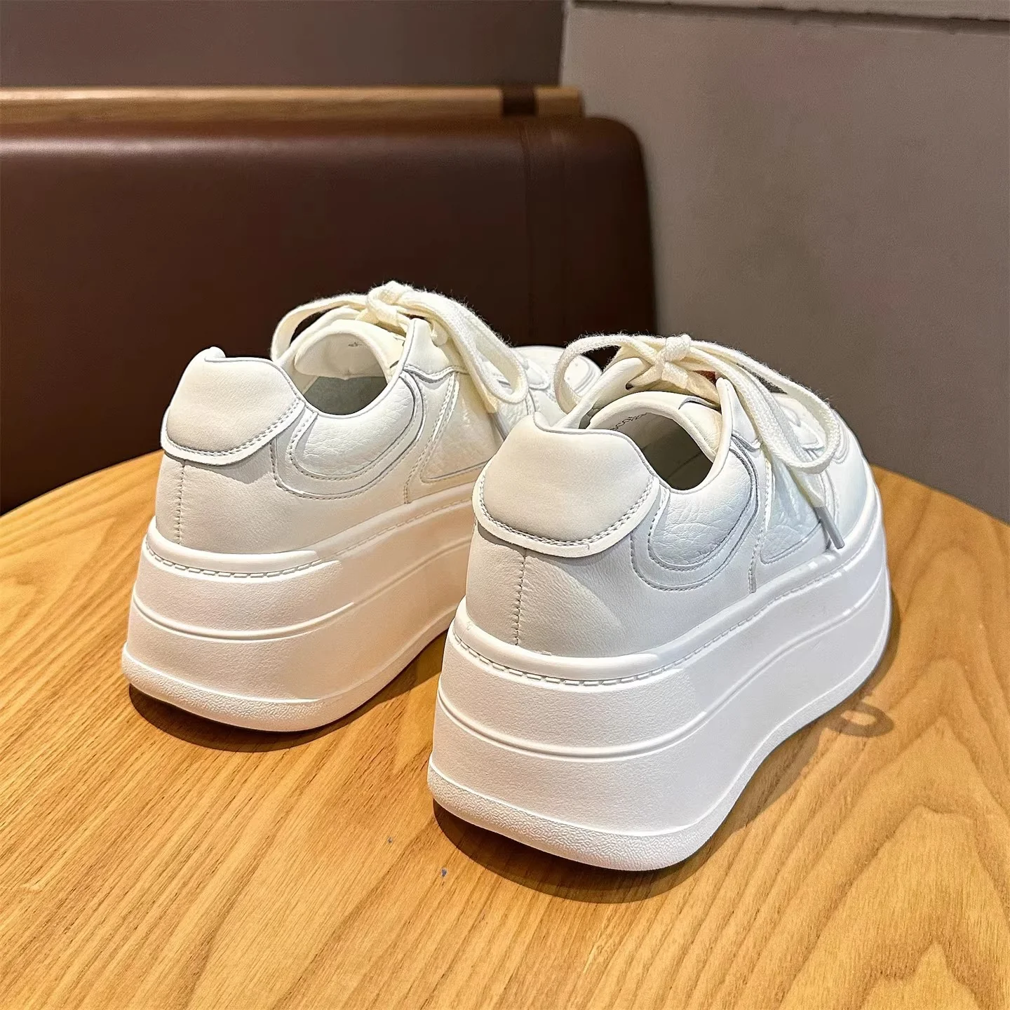 Damen modische Plateau Sneakers mit atmungsaktiver Leder-Oberfläche Heidi Mode - Image 2