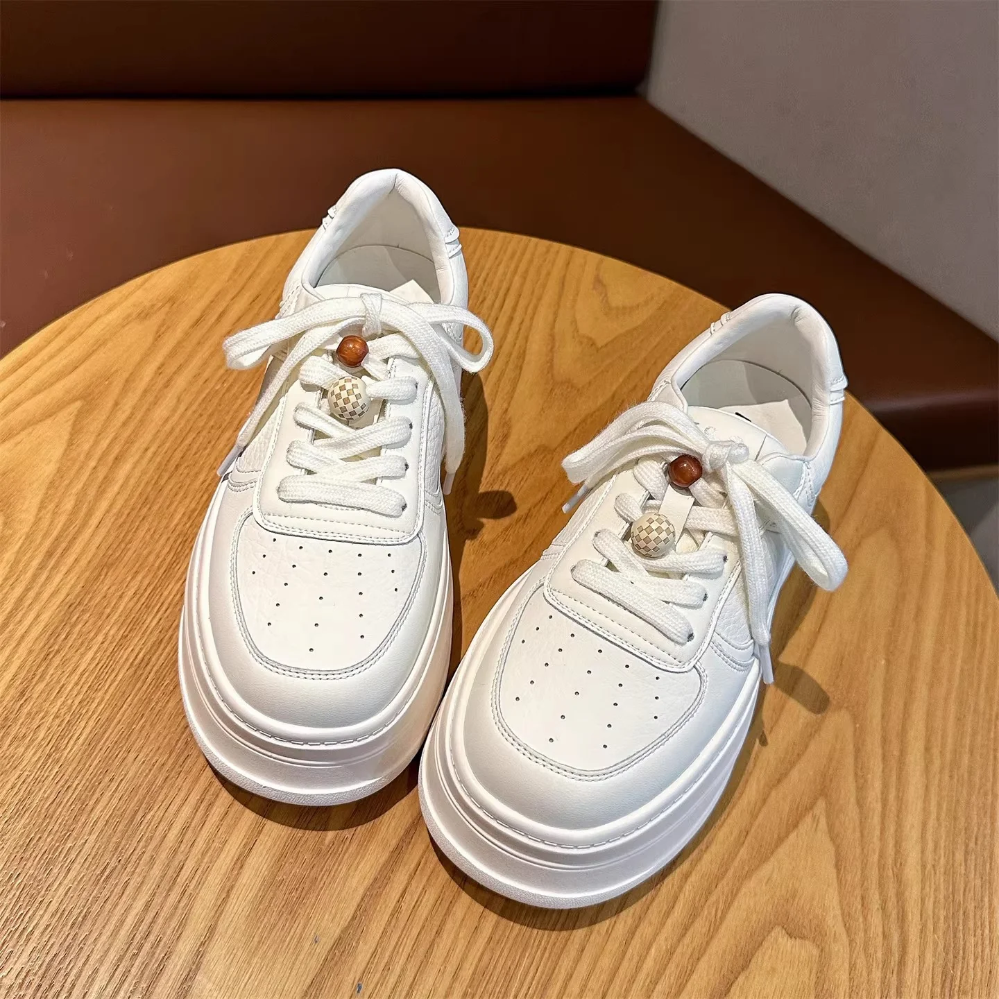 Damen modische Plateau Sneakers mit atmungsaktiver Leder-Oberfläche Heidi Mode - Image 4