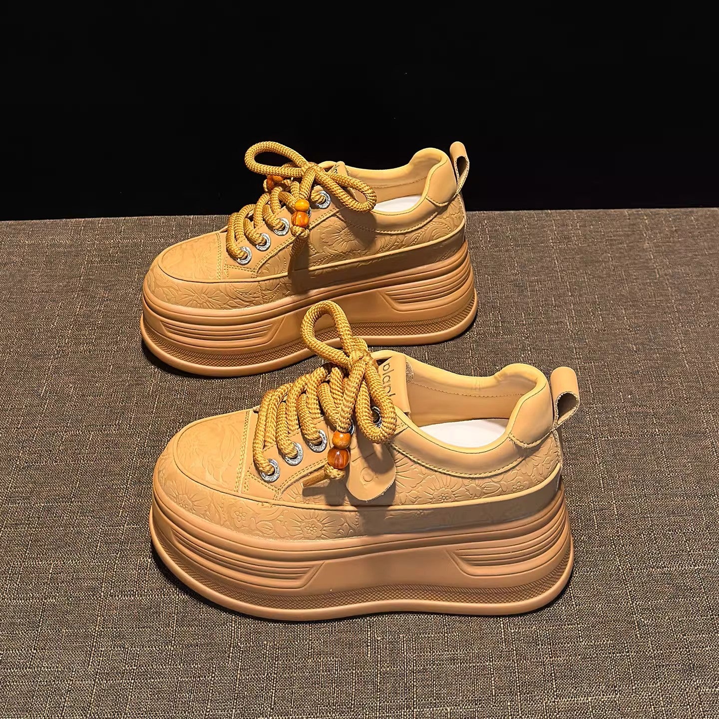 Damen modische Plateau Sneakers mit dekorativen Schnürsenkeln und strukturiertem Obermaterial Heidi Mode - Image 2
