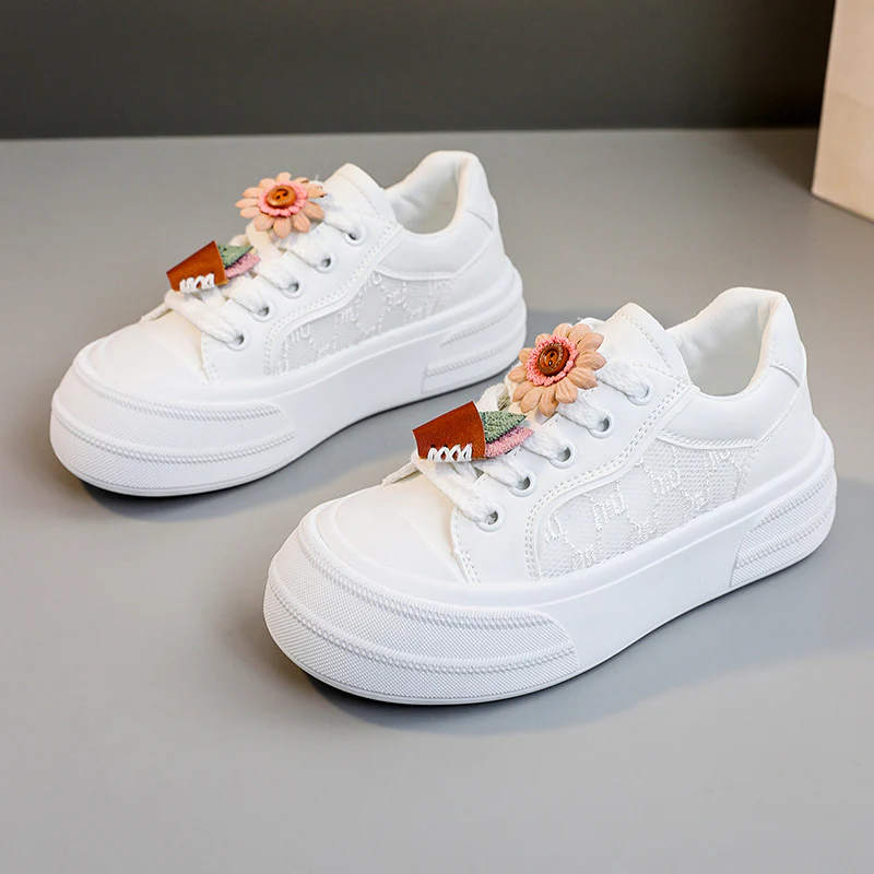 Damen modische Plateau Sneakers mit floralen Applikationen Heidi Mode - Image 2
