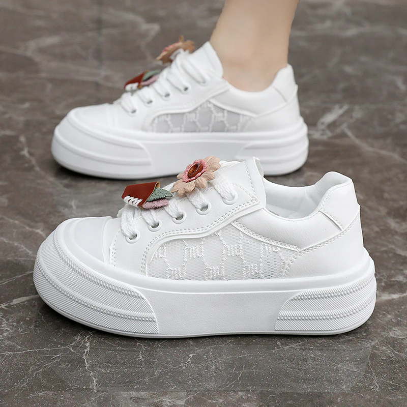 Damen modische Plateau Sneakers mit floralen Applikationen Heidi Mode - Image 4