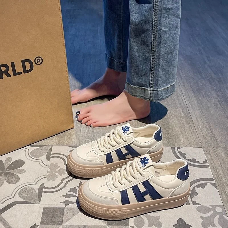 Damen Modische Plateau Sneakers mit klassischem Design und komfortabler Sohle Heidi Mode - Image 3