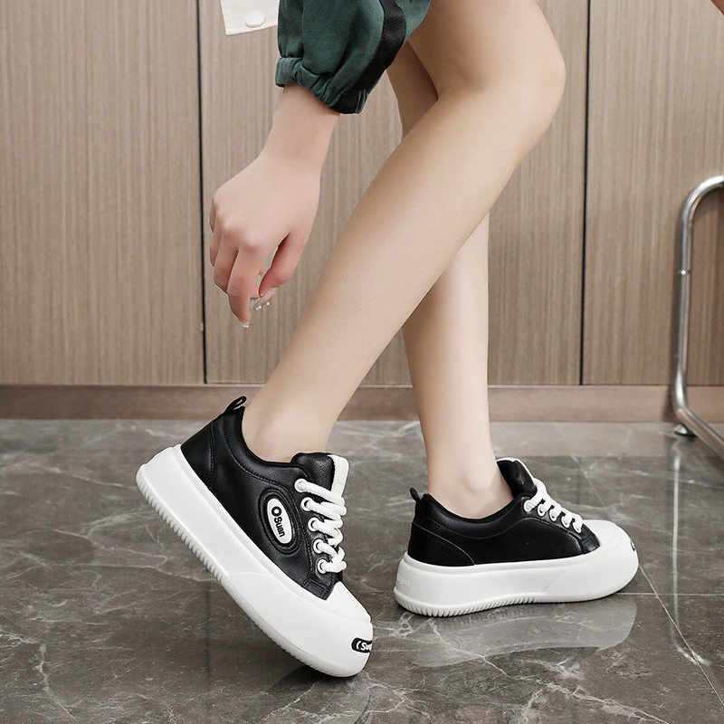 Damen modische Plateau Sneakers mit verstärktem Sohlenprofil und atmungsaktiven Materialien Heidi Mode - Image 3