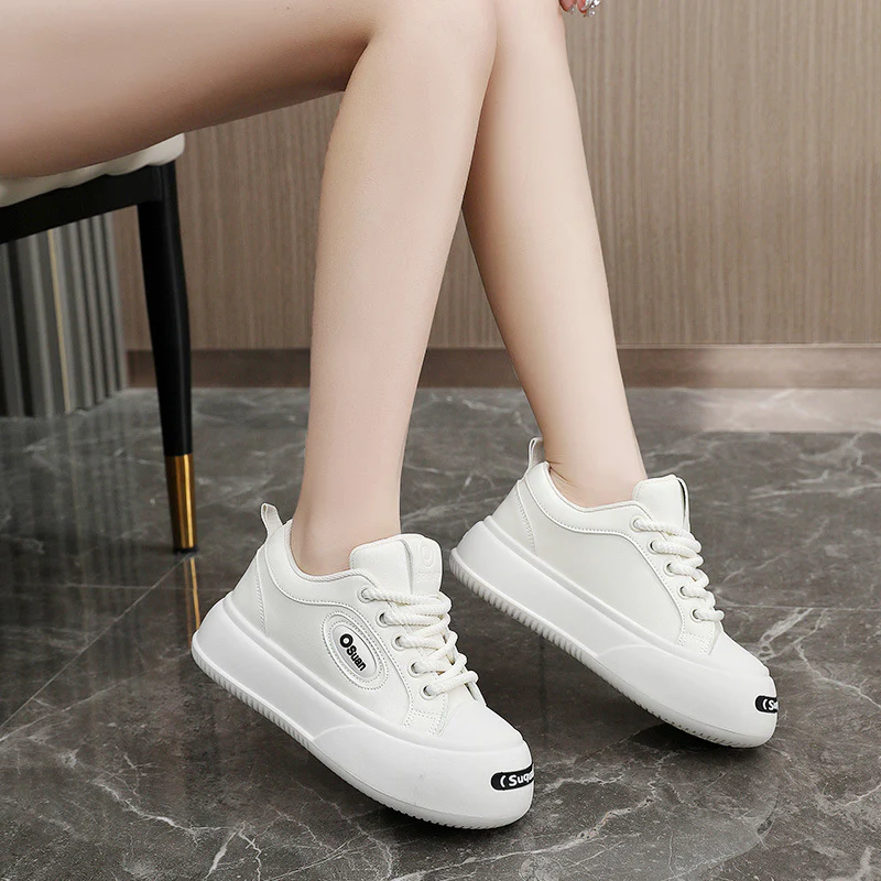 Damen modische Plateau Sneakers mit verstärktem Sohlenprofil und atmungsaktiven Materialien Heidi Mode - Image 4
