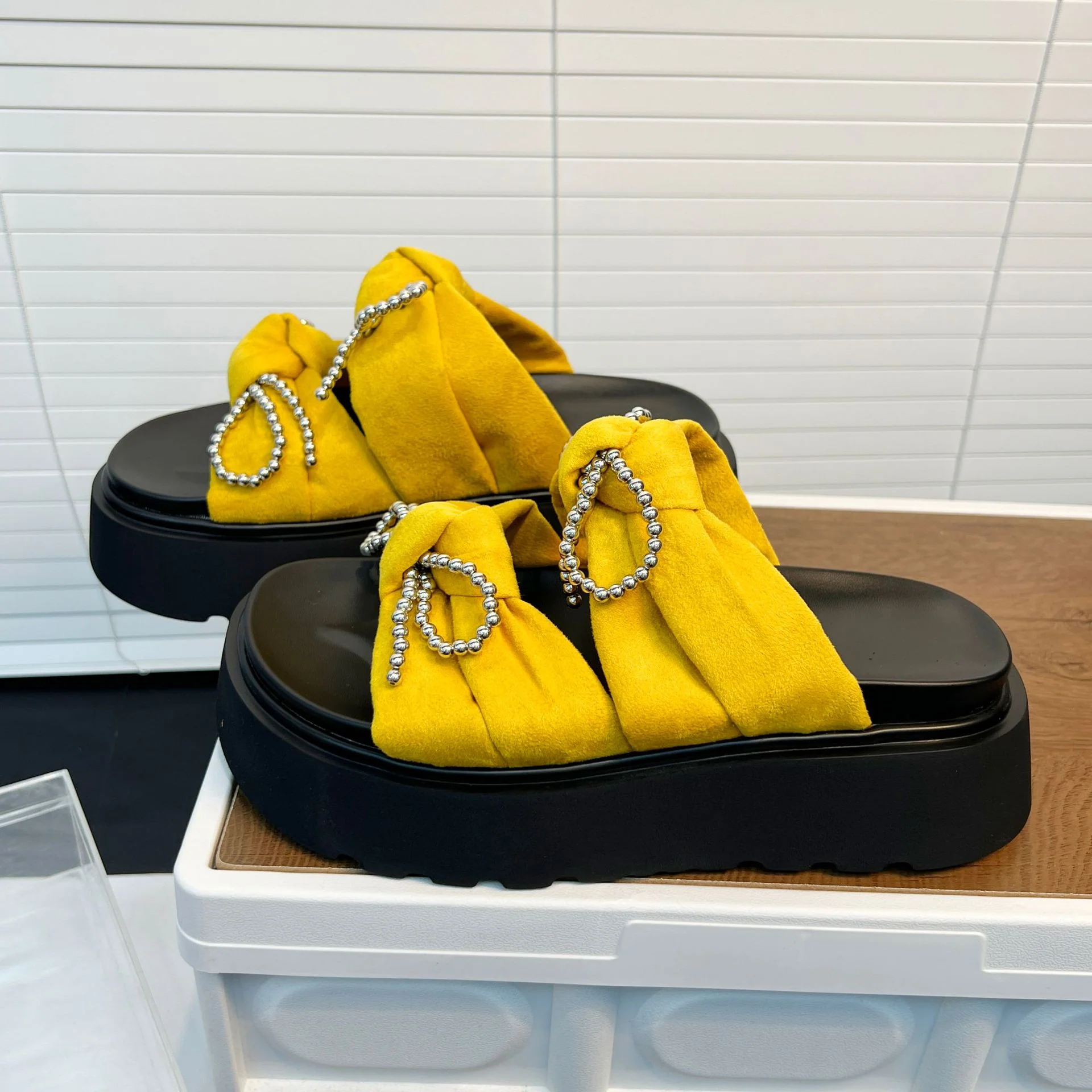Damen Modische Plateauschuhe mit festlichem Schmuck Heidi Mode - Image 7