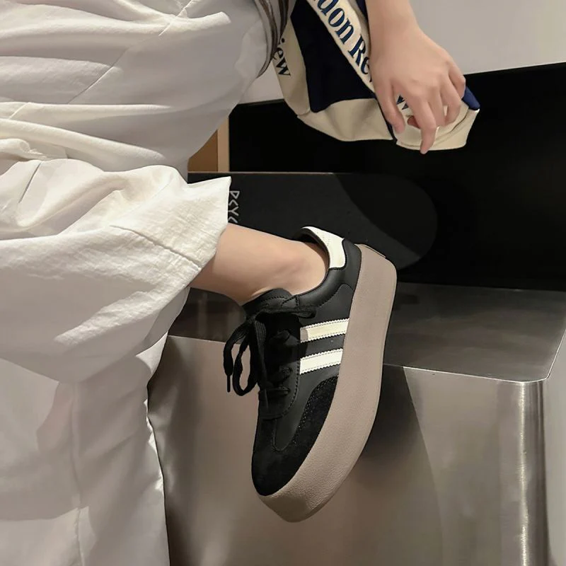 Damen Modische Plateausneaker mit gepolsterter Sohle und sportlichem Design Heidi Mode - Image 6
