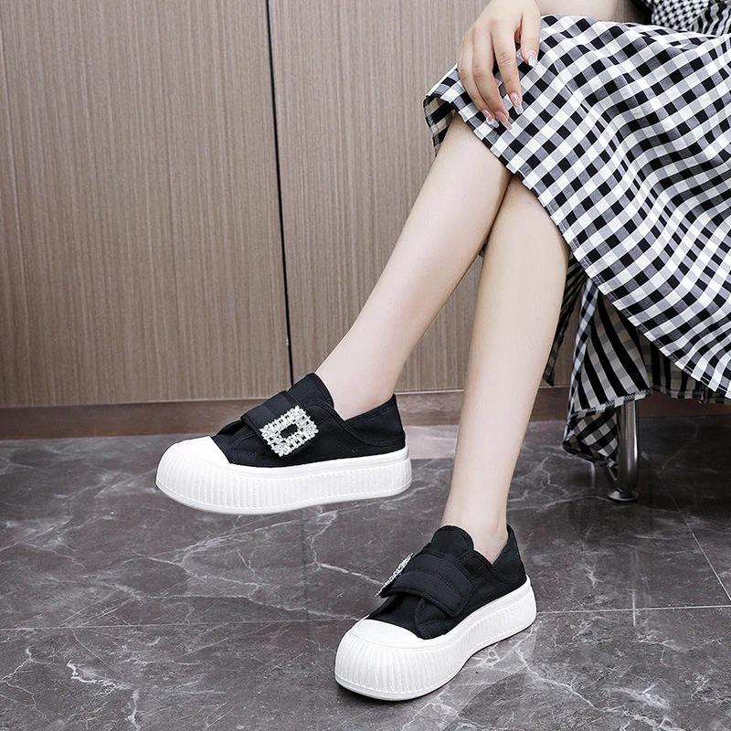 Damen modische Slip-On Sneakers mit eleganter Schnalle Heidi Mode - Image 4