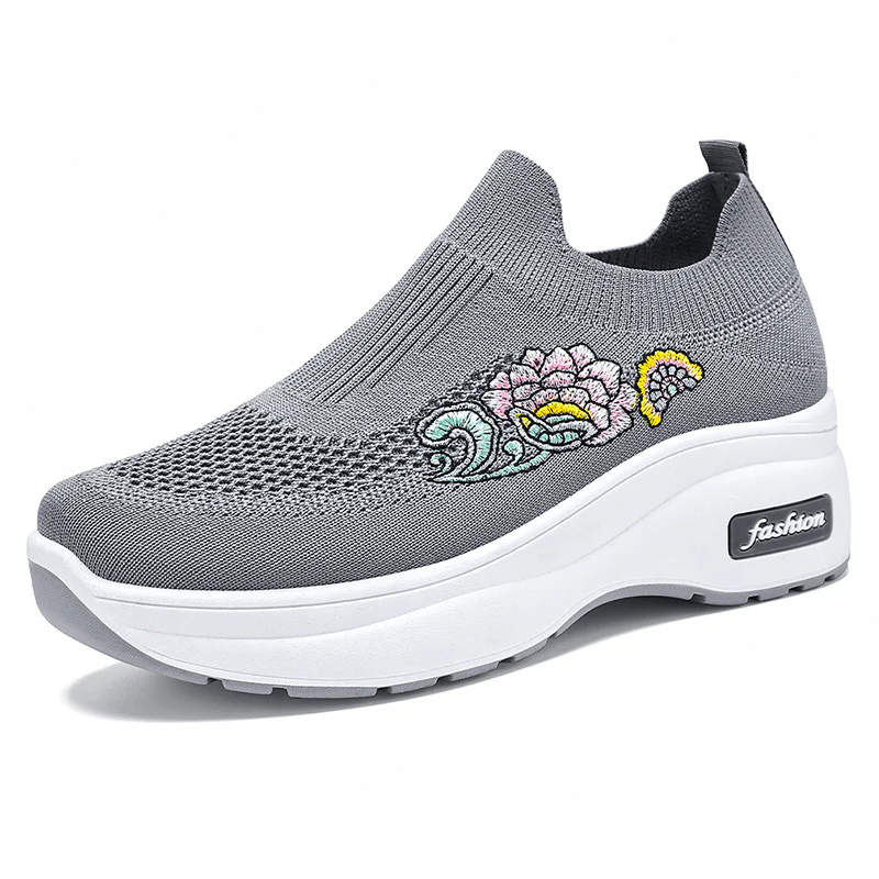 Damen Modische Slip-On Sneakers mit floralem Stickdesign Heidi Mode - Image 7
