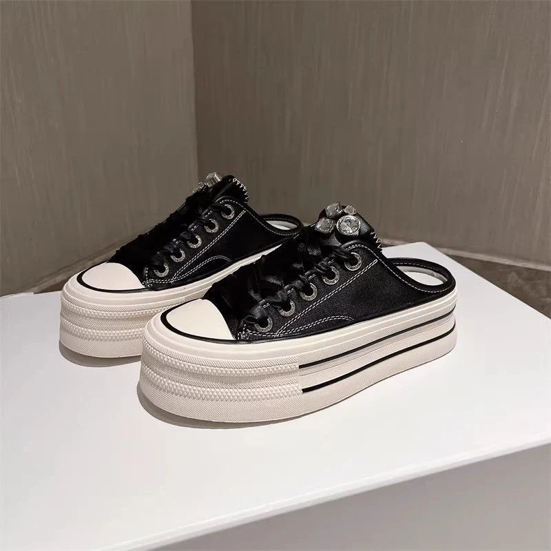 Damen modische Slip-On Sneakers mit glänzenden Details und komfortabler Sohle Heidi Mode - Image 3
