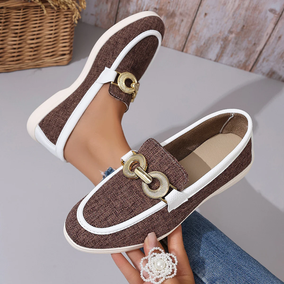 Damen modische Slipper mit elegantem Goldverzierungsdetail Heidi Mode - Image 7