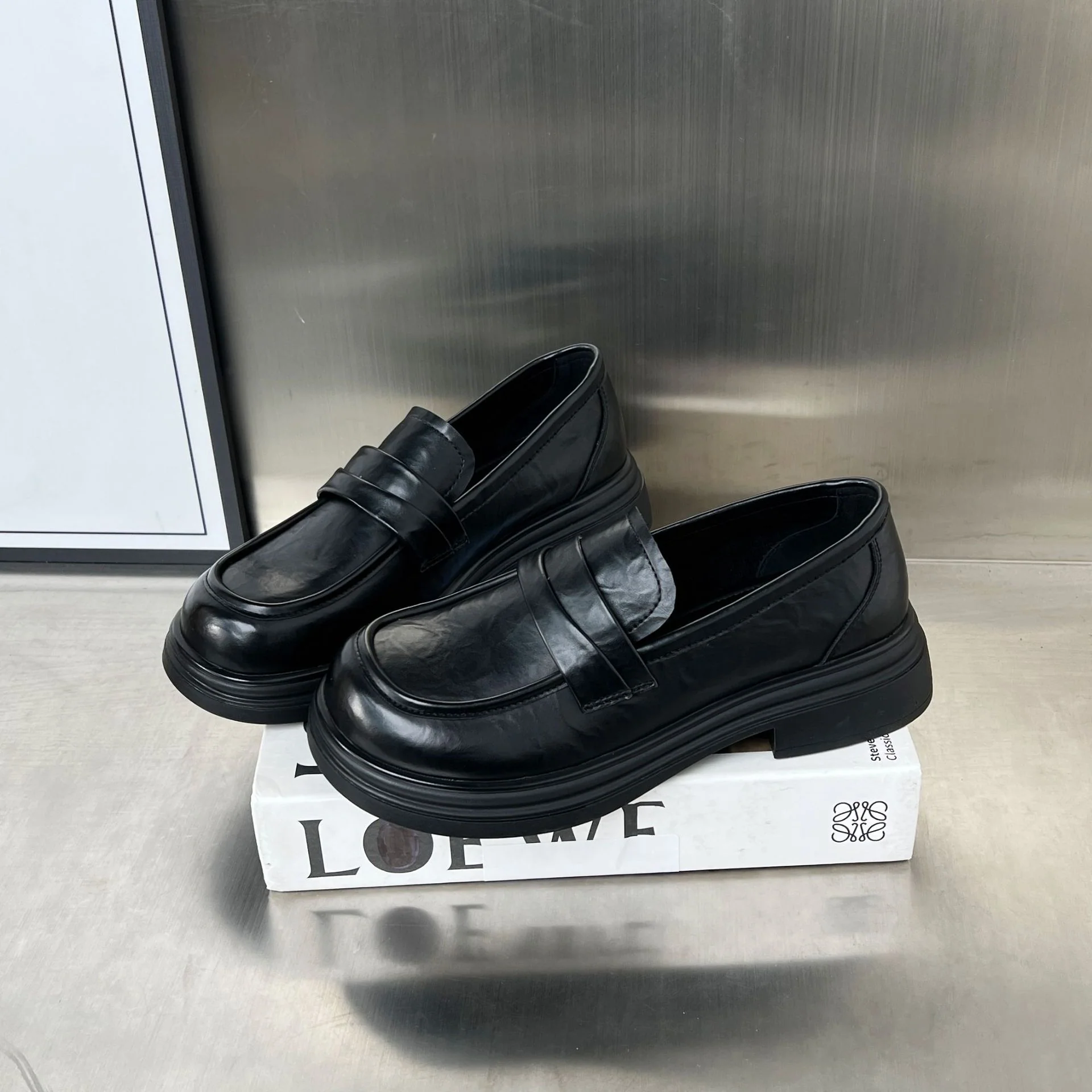Damen Modische Slipper mit komfortablem Fußbett und edler Verzierungsnaht Heidi Mode - Image 3