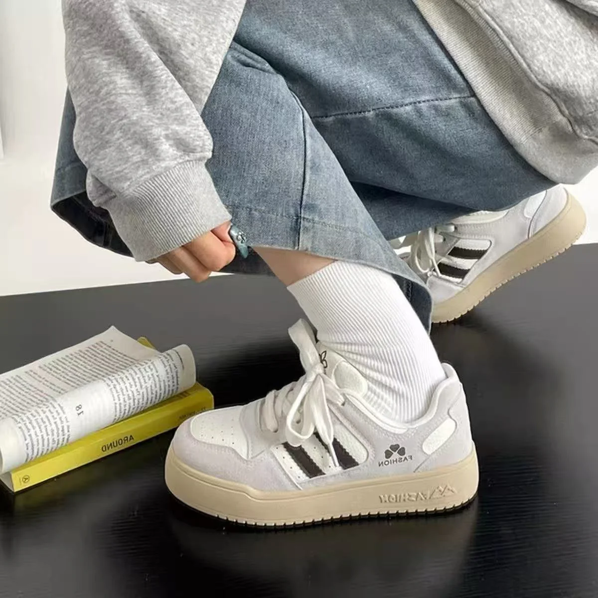 Damen Modische Sneaker im Retro-Style mit hochwertiger Sohle Heidi Mode - Image 3