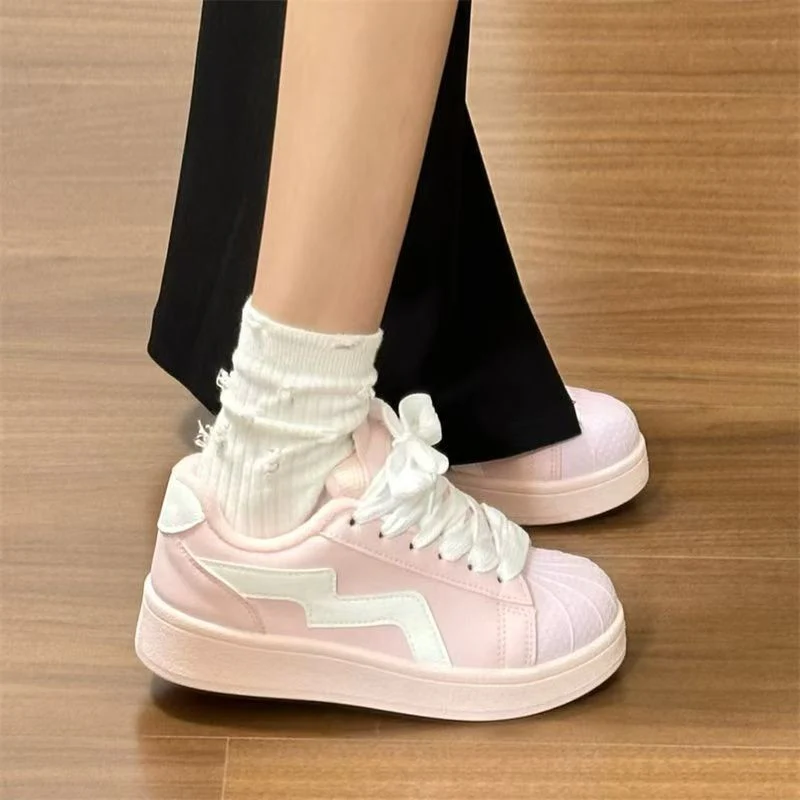 Damen Modische Sneaker mit atmungsaktivem Obermaterial und bequemer Dämpfung Heidi Mode - Image 4