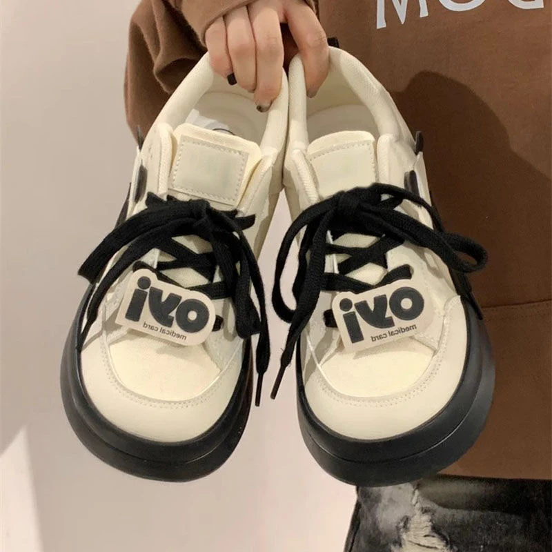 Damen Modische Sneaker mit gepolsterter Sohle und urbanem Design Heidi Mode - Image 6