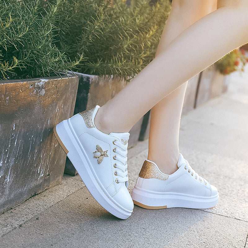 Damen modische Sneaker mit glitzerndem Akzent und Bienenanhänger Heidi Mode - Image 2