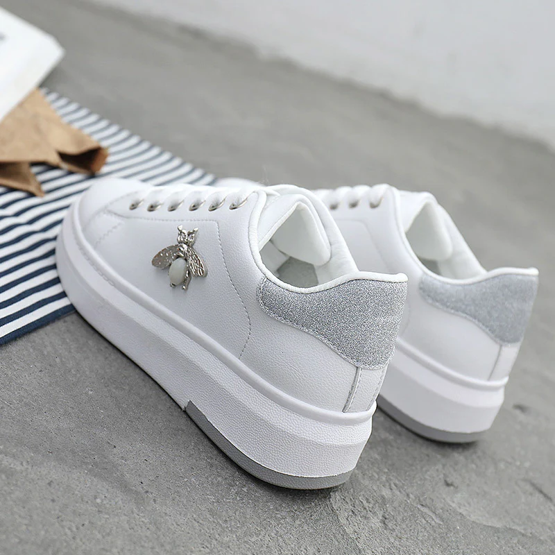 Damen modische Sneaker mit glitzerndem Akzent und Bienenanhänger Heidi Mode - Image 5