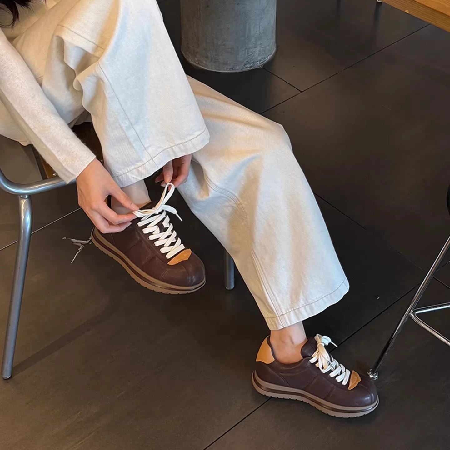 Damen modische Sneaker mit hochwertigem Leder und bequemer Polsterung Heidi Mode - Image 2