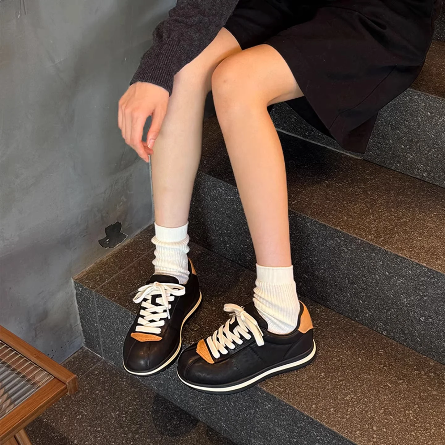 Damen modische Sneaker mit hochwertigem Leder und bequemer Polsterung Heidi Mode - Image 4