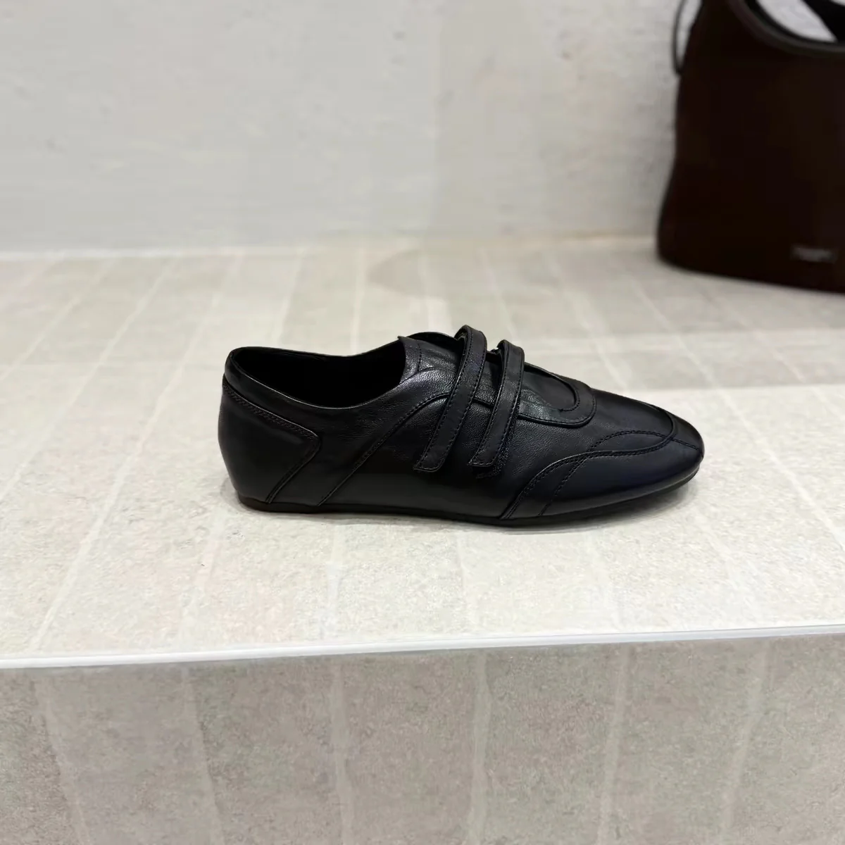 Damen modische Sneaker mit praktischem Klettverschluss und ergonomischem Design Heidi Mode - Image 7