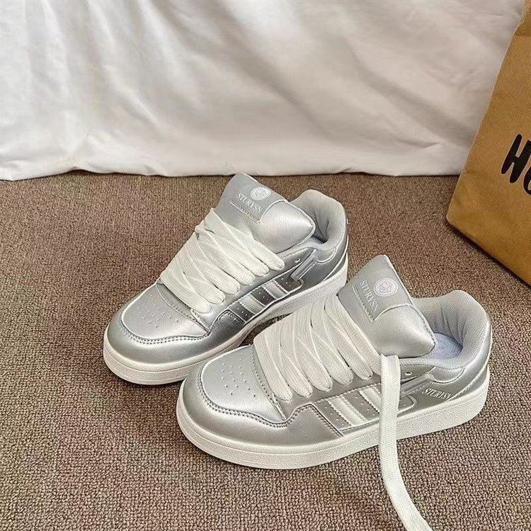 Damen Modische Sneaker mit schimmerndem Metallic-Obermaterial und gepolsterter Innensohle Heidi Mode - Image 3