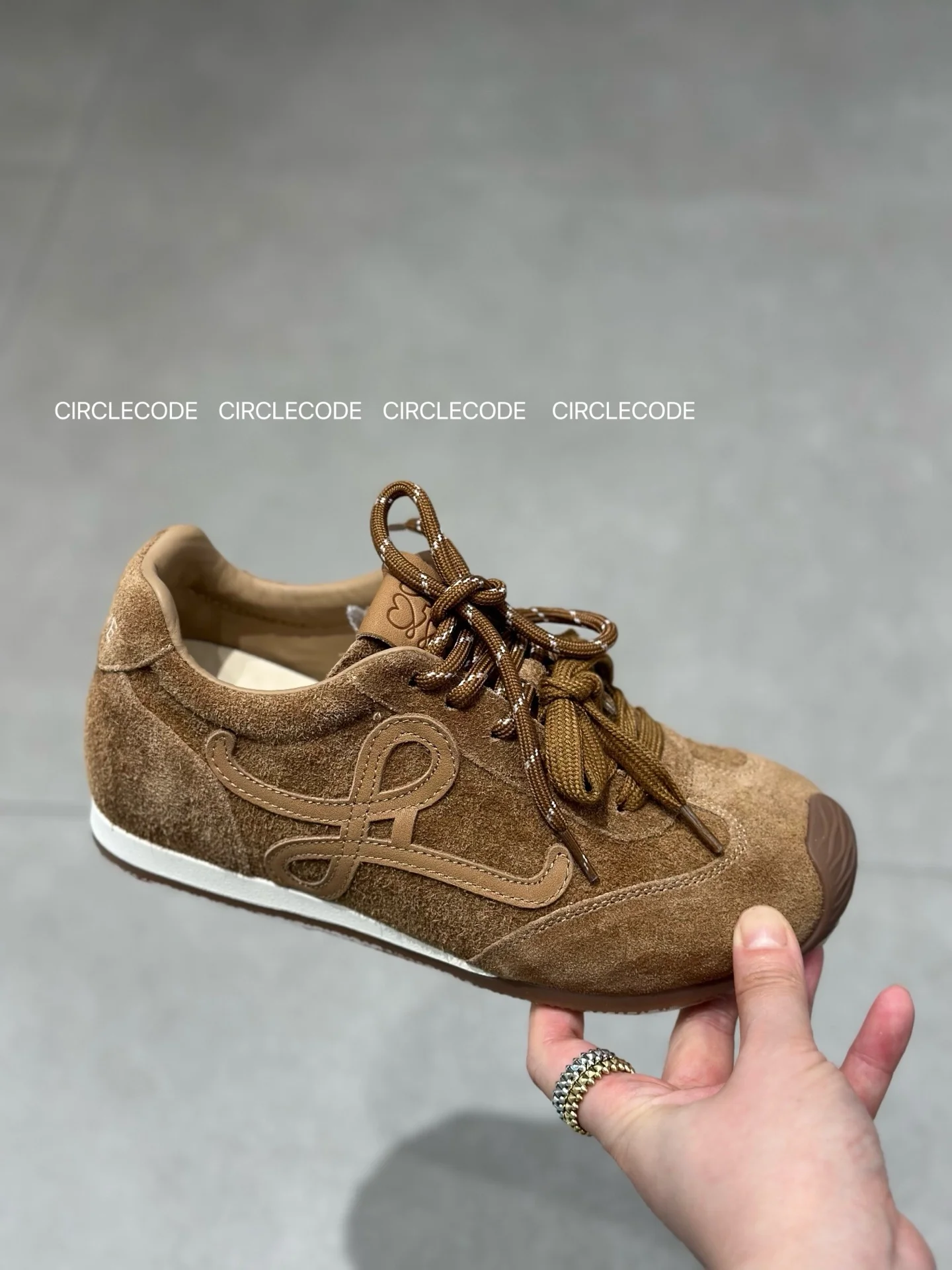 Damen modische Sneakers aus hochwertigem Wildleder mit individuell verstellbaren Schnürsenkeln Heidi Mode - Image 6