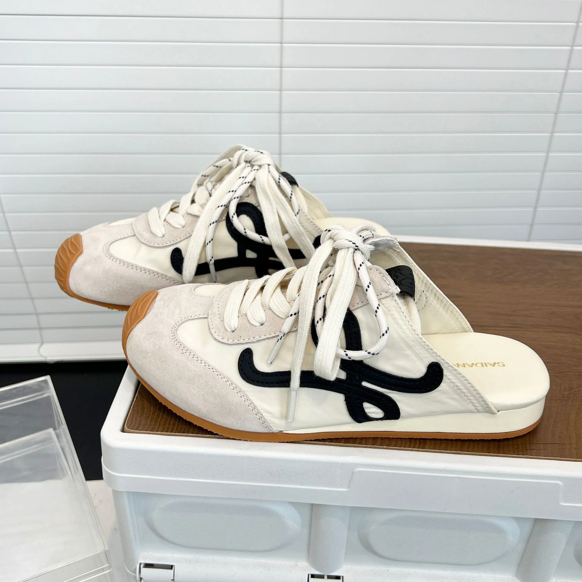 Damen Modische Sneakers mit atmungsaktiver Konstruktion und rutschfester Sohle Heidi Mode - Image 2