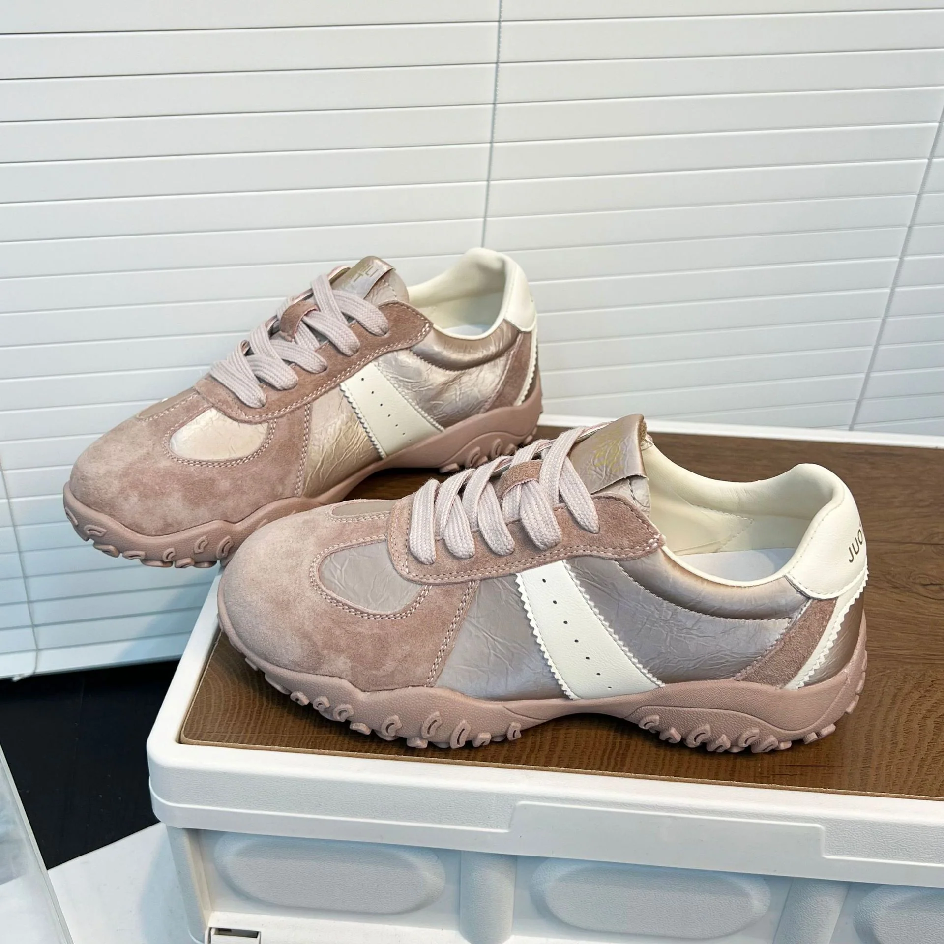 Damen modische Sneakers mit atmungsaktiver Oberflächenstruktur und rutschfester Sohle Heidi Mode - Image 7
