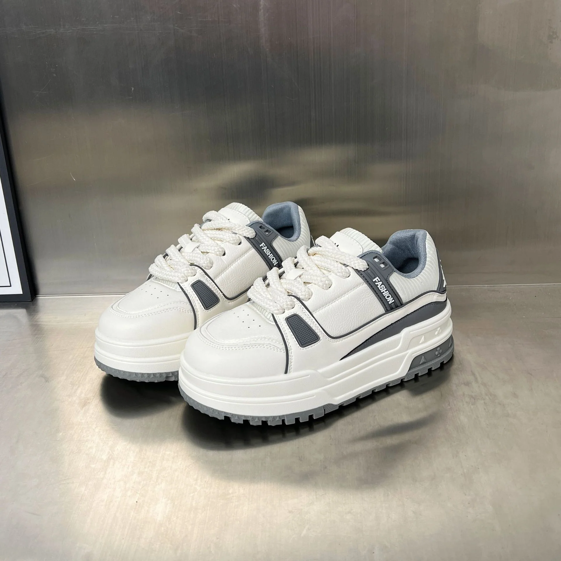 Damen modische Sneakers mit dickem Plateau und atmungsaktiver Obermaterialbeschaffenheit Heidi Mode - Image 6