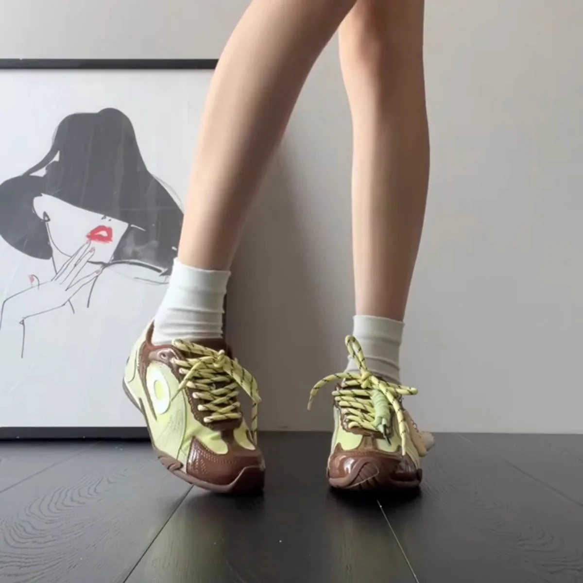 Damen modische Sneakers mit einzigartigem Design und atmungsaktiver Oberfläche Heidi Mode - Image 4