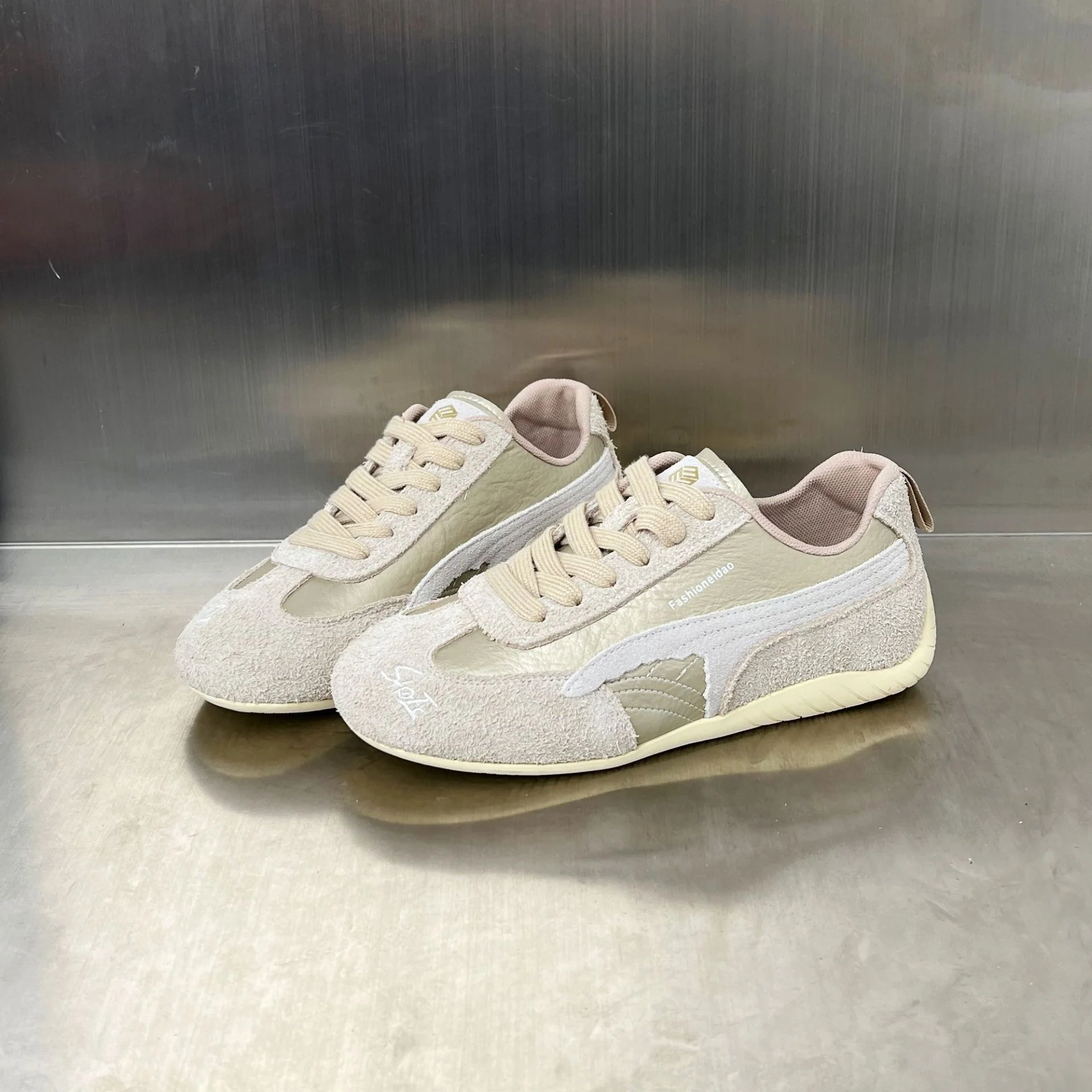 Damen Modische Sneakers mit elegantem Obermaterial und rutschfester Sohle Heidi Mode - Image 10