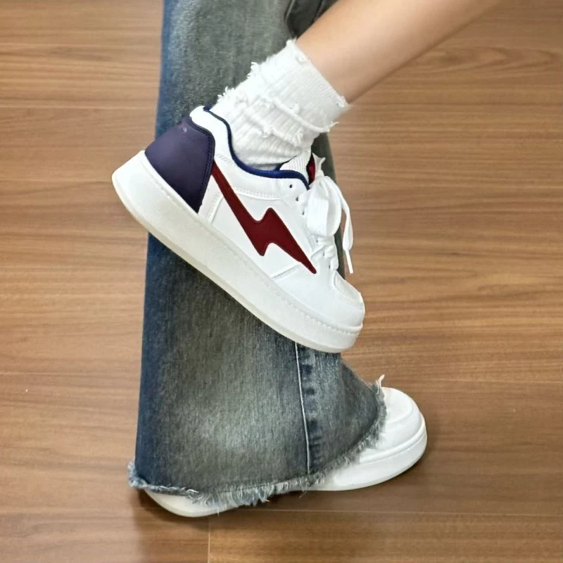 Damen modische Sneakers mit ergonomischer Sohle und farblichen Akzenten Heidi Mode - Image 3