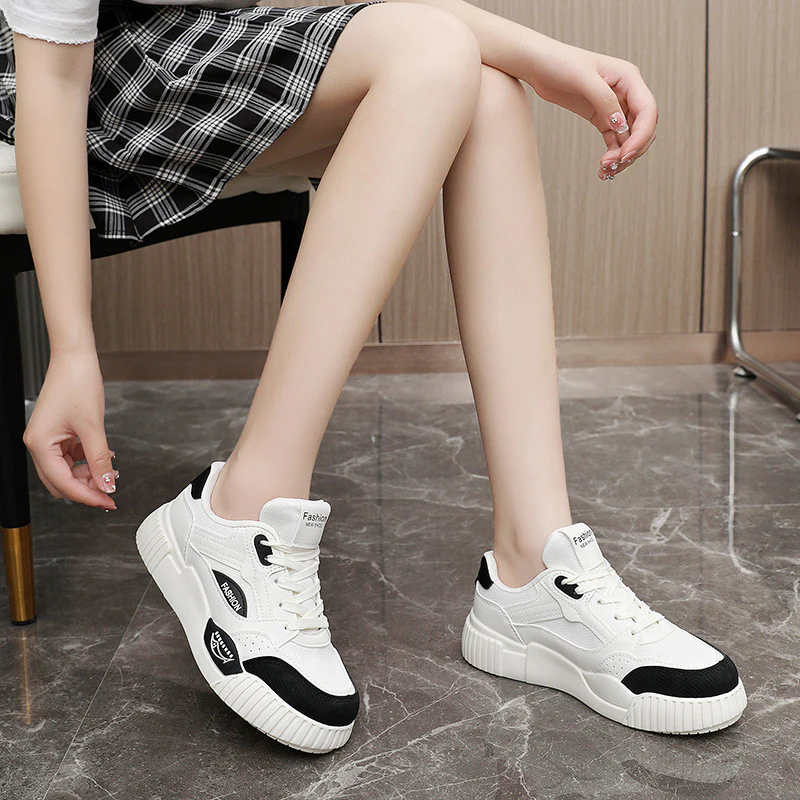 Damen modische Sneakers mit erhöhtem Sohlenprofil und sportivem Design Heidi Mode - Image 4