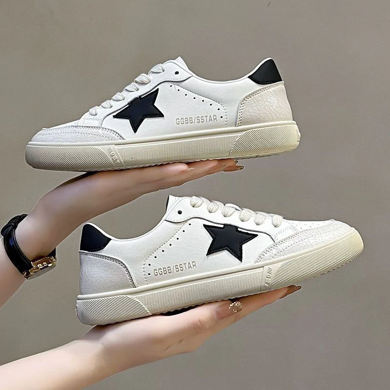 Damen modische Sneakers mit funkelnden Sternenapplikationen und atmungsaktiver Sohlenkonstruktion Heidi Mode - Image 2