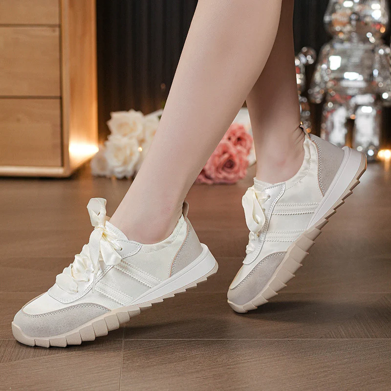 Damen modische Sneakers mit innovativen Satin-Details Heidi Mode - Image 3