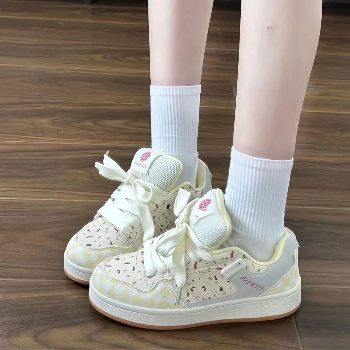 Damen modische Sneakers mit robustem Obermaterial und einzigartigem Design Heidi Mode - Image 4