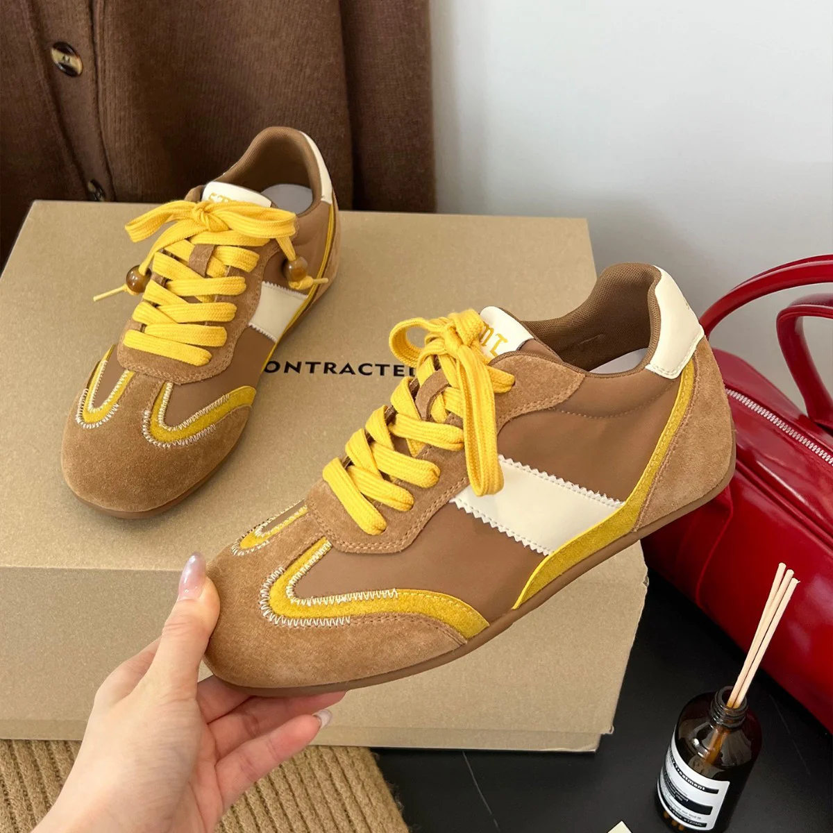 Damen modische Sneakers mit samtweichem Obermaterial und einzigartigem Design Heidi Mode - Image 2