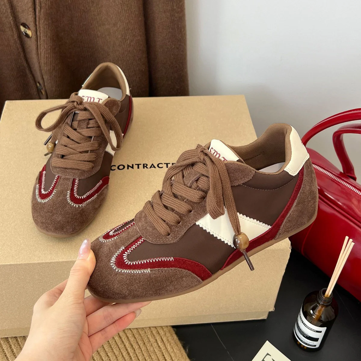 Damen modische Sneakers mit samtweichem Obermaterial und einzigartigem Design Heidi Mode - Image 3