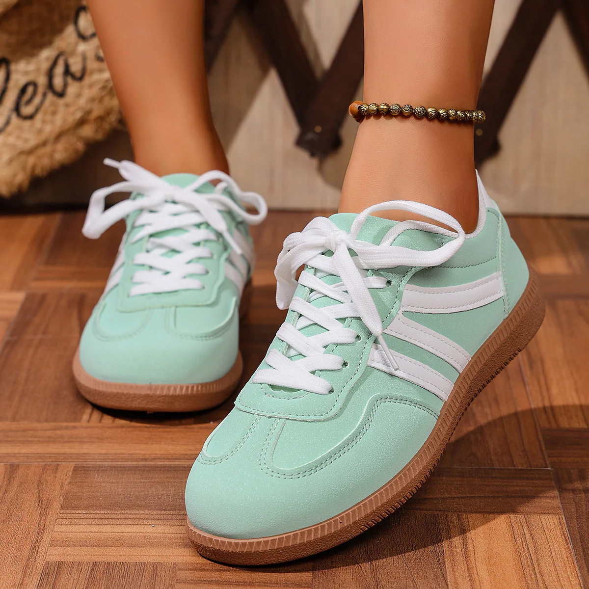 Damen Modische Sneakers mit schimmerndem Obermaterial und rutschfester Sohle Heidi Mode - Image 4