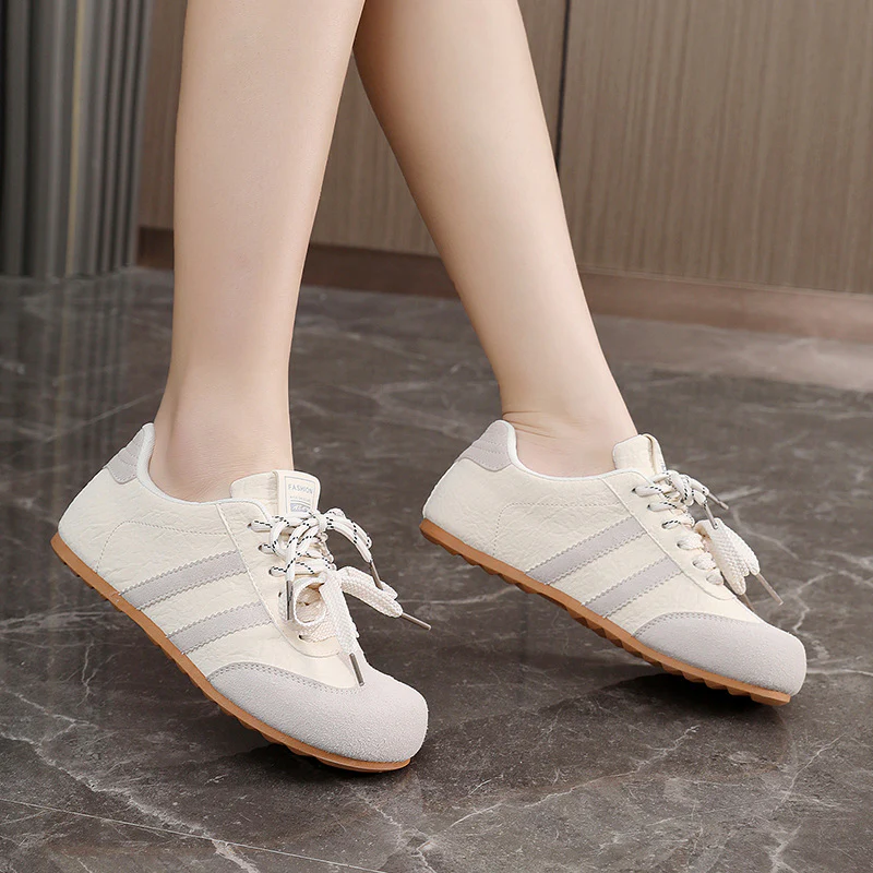 Damen modische Sneakers mit sportivem Veloursleder-Obermaterial und rutschfester Laufsohle Heidi Mode - Image 4